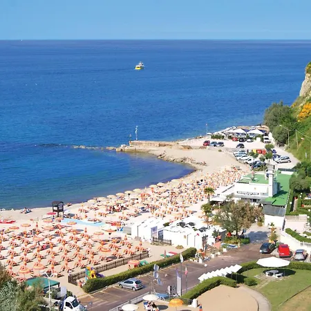 Holiday home 2 Bedroom Gorgeous In Cartoceto