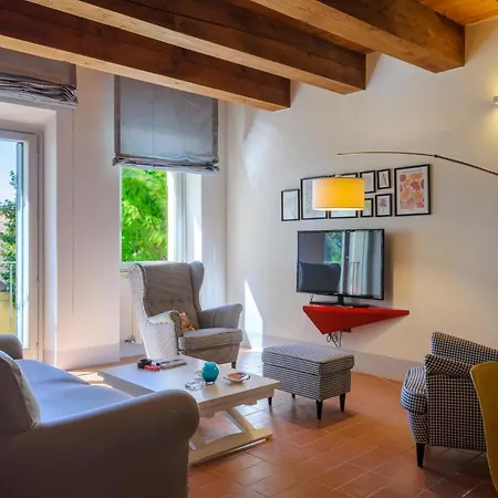 2 Bedroom Gorgeous In Holiday home