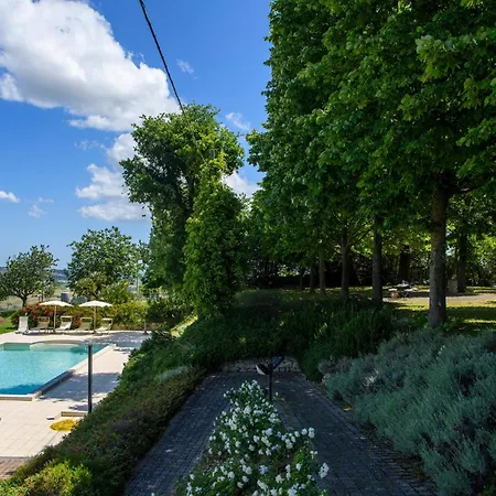 2 Bedroom Gorgeous In Holiday home *