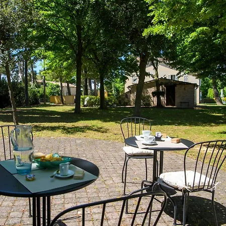 2 Bedroom Gorgeous In Cartoceto